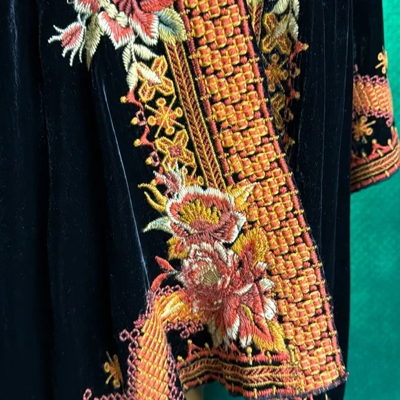 Johnny Was Black Cape with Vibrant Orange Embroidery - Picture 4 of 11